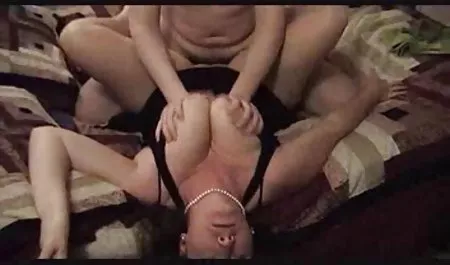 MILF بلوند خیره کننده از چاشنی سکس با شوهر عمه سخت لذت می برد