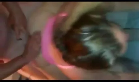 پورنو خانگی روسی با جوجه لعنتی روی میز آشپزخانه داستان سکس با دو مرد