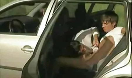 Busty داستان سکس با دوست بابام Michrez بدن بدن داغ خود را سلب و انگشت می کند ...
